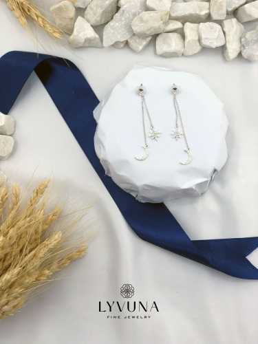 گوشواره دو آویز زنجیری با مدال ماه و ستاره