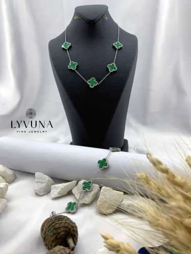 گردنبند نقره ای ونکلیف رنگ سبز